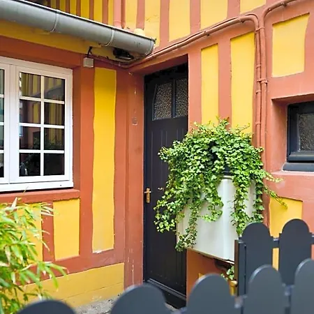 La Maison De Pierre Et Valerie Ste Catherine Nyaraló Honfleur