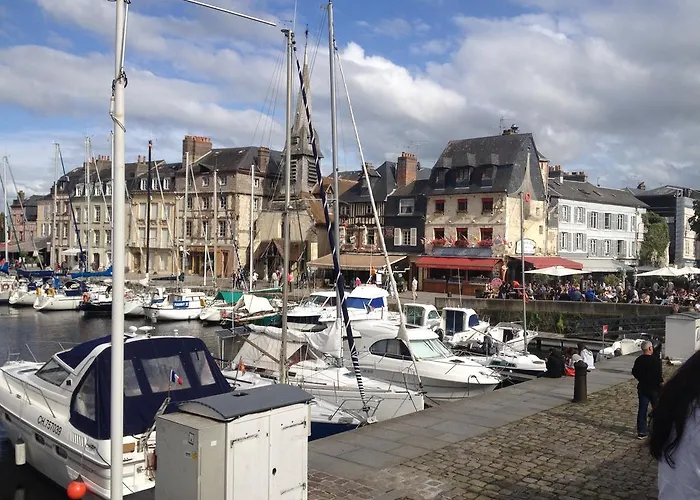 La Maison De Pierre Et Valerie Ste Catherine Holiday home Honfleur